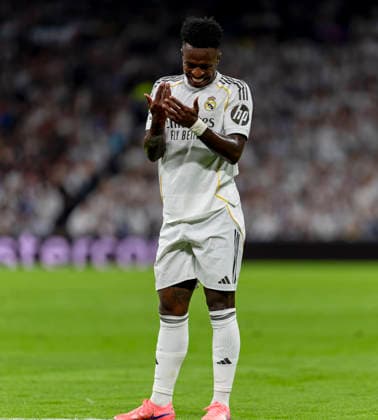 07 04 2026, Football UEFA Champions League 2025 2026 quarter-finals, Real Madrid FC Bayern Munich, at Estadio Bernabeu in Madrid Spain , Vinicius Junior Real Madrid unhappy
