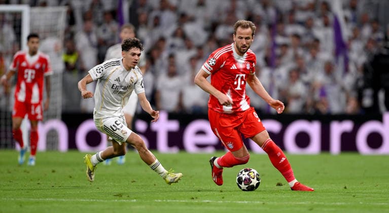 FOOTBALL CHAMPIONS LEAGUE SEASON 2025 2026 Quarter-final first leg 07 04 2026 Real Madrid FC Bayern Muenchen Thiago Pitarch left, Real Madrid v Harry Kane right, FC Bayern Muenchen