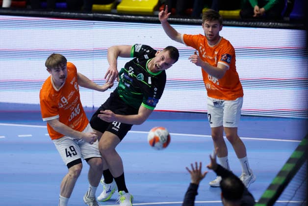 RK Nexe v IFK Kristianstad - EHF European League Men 2025 2026 Tin Lucin of RK Nexe shoots whilst under pressure from Isaac Biel Nielsen of IFK Kristianstad during the EHF European League Men 2025 26 play-offs 2nd leg match between RK Nexe and IFK Kristianstad at Sports Hall King Tomislav on April 7, 2026 in Nasice, Croatia.  DavorxJavorovic PIXSELL