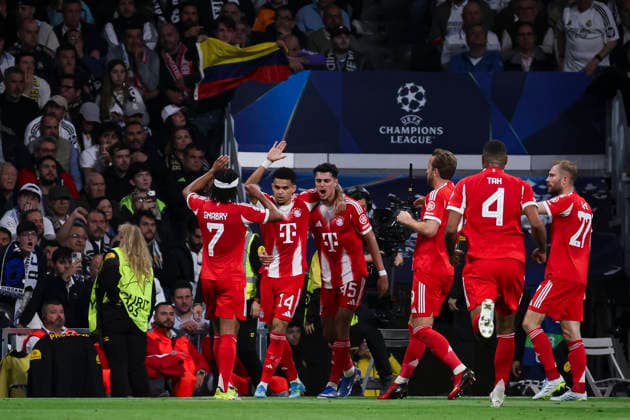 UEFA Champions League 2025 2026 quarter final, Real Madrid FC Bayern Munich, at Estadio Bernabeu in Madrid Spain April 07, 2026, Madrid, Madrid, Spain Luis Diaz of Bayern Munich celebrates his goal with his teammates during the UEFA Champions League 2025 2026 quarter final, Real Madrid FC Bayern Munich, at Estadio Bernabeu in Madrid Spain Madrid Madrid Madrid Spain Copyright: xAlejandroxMatiasx
