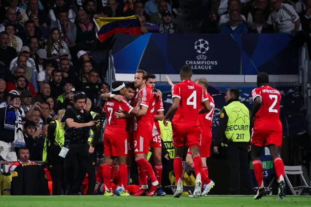 UEFA Champions League 2025 2026 quarter final, Real Madrid FC Bayern Munich, at Estadio Bernabeu in Madrid Spain April 07, 2026, Madrid, Madrid, Spain Luis Diaz of Bayern Munich celebrates his goal with his teammates during the UEFA Champions League 2025 2026 quarter final, Real Madrid FC Bayern Munich, at Estadio Bernabeu in Madrid Spain Madrid Madrid Madrid Spain Copyright: xAlejandroxMatiasx