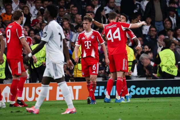 UEFA Champions League 2025 2026 quarter final, Real Madrid FC Bayern Munich, at Estadio Bernabeu in Madrid Spain April 07, 2026, Madrid, Madrid, Spain Luis Diaz of Bayern Munich celebrates his goal with his teammates during the UEFA Champions League 2025 2026 quarter final, Real Madrid FC Bayern Munich, at Estadio Bernabeu in Madrid Spain Madrid Madrid Madrid Spain Copyright: xAlejandroxMatiasx