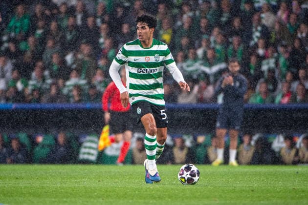 April 7, 2026, Lisbon, Lisbon, Portugal: LISBON, PORTUGAL - APRIL 07: JOAO SIMOES of Sporting CP is seen on action during the the UEFA Champions League 2025 26 Quarter-Final First Leg match between Sporting Clube de Portugal and Arsenal FC at Estadio Jose Alvalade on April 07, 2026 in Lisbon, Portugal. Sporting CP X Arsenal - UEFA Champions League 2025 26  - ZUMAl192 20260407_zsp_l192_023 Copyright: xMiguelxLemosx