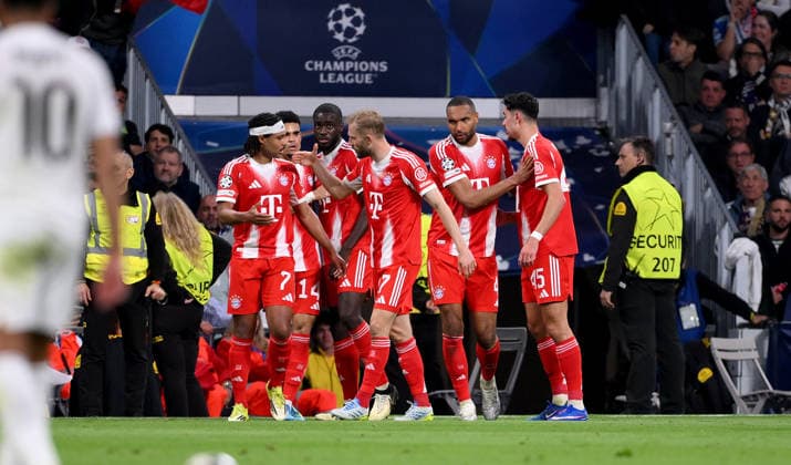 FOOTBALL CHAMPIONS LEAGUE SEASON 2025 2026 Quarter-final first leg 07 04 2026 Real Madrid FC Bayern Muenchen FC Bayern Muenchen celebrating after the goal to 0 1, from left , Serge Gnabry, goal scorer Luis Diaz, Dayot Upamecano , Konrad Laimer, Jonathan Tah, Aleksandar Pavlovic