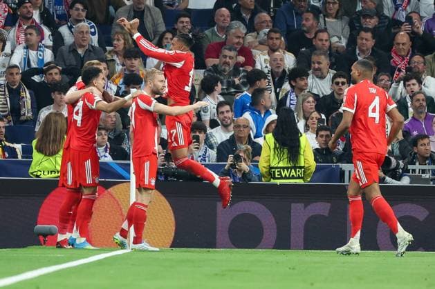 Harry Kane 9 FC Bayern Muenchen scores the 0 2, goal celebration of the team FC Bayern Muenchen , to Michael Olise 17 FC Bayern Muenchen , Luis Diaz 14 FC Bayern Muenchen , Jonathan Tah 4 FC Bayern Muenchen and Konrad Laimer 27 FC Bayern Muenchen , Real Madrid vs FC Bayern Muenchen, Football, Men, UEFA Champions League, Season 2025 2026, Quarter Final First Leg Quarter Finals 1st Leg , 07 04 2026 Madrid Madrid Spain Copyright: xkolbert-press MartinxAgüerax