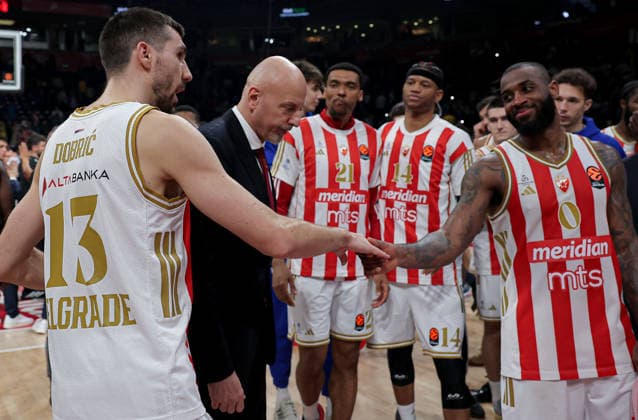 Crvena Zvezda v Paris Basketball, Euroleague, season 2025 2026, round 36 Belgrade, Serbia. 7th April, 2026. Crvena Zvezda s Ognjen Dobric and Head Coach of Crvena Zvezda Sasa Obradovic during Euroleague basketball match between Crvena Zvezda (Red Star) and Paris on April 7. 2026. in Belgrade, Serbia. Belgrade Serbia Copyright: xPedjaxMilosavljevic STARSPORTx