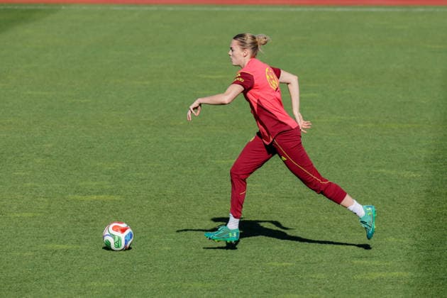 07 04 2026, xgrfx, Football DFB Media Dates, German Womens National Team Training v l Laura Freigang German Womens National Team DFL DFB REGULATIONS PROHIBIT ANY USE OF PHOTOGRAPHS as IMAGE SEQUENCES and or QUASI VIDEO Herzogenaurach