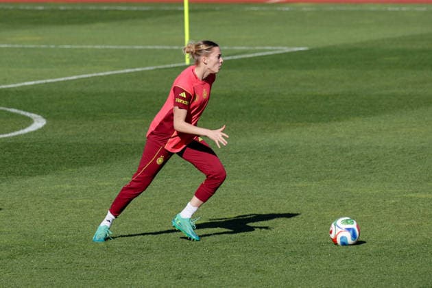 07 04 2026, xgrfx, Football DFB Media Dates, German Womens National Team Training v l Laura Freigang German Womens National Team DFL DFB REGULATIONS PROHIBIT ANY USE OF PHOTOGRAPHS as IMAGE SEQUENCES and or QUASI VIDEO Herzogenaurach