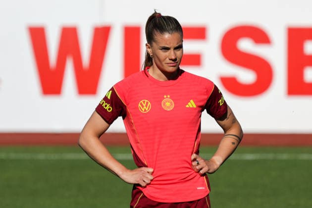 07 04 2026, xgrfx, Football DFB Media Dates, German Womens National Team Training v l Selina Cerci German Womens National Team DFL DFB REGULATIONS PROHIBIT ANY USE OF PHOTOGRAPHS as IMAGE SEQUENCES and or QUASI VIDEO Herzogenaurach