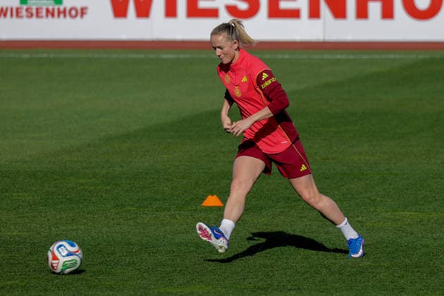 07 04 2026, xgrfx, Football DFB Media Dates, German Womens National Team Training v l Lea Schüller German Womens National Team DFL DFB REGULATIONS PROHIBIT ANY USE OF PHOTOGRAPHS as IMAGE SEQUENCES and or QUASI VIDEO Herzogenaurach