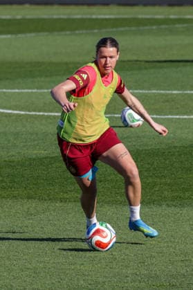 07 04 2026, xgrfx, Football DFB Media Dates, German Womens National Team Training v l Larissa Mühlhaus German Womens National Team DFL DFB REGULATIONS PROHIBIT ANY USE OF PHOTOGRAPHS as IMAGE SEQUENCES and or QUASI VIDEO Herzogenaurach