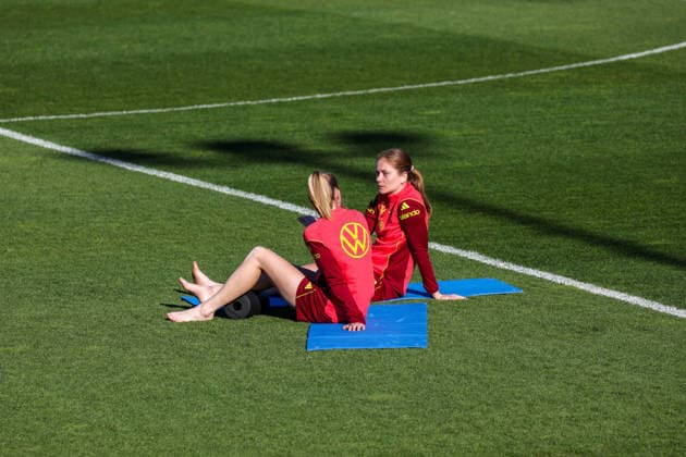 07 04 2026, xgrfx, Football DFB Media Dates, German Womens National Team Training v l Sjoeke Nüsken German Womens National Team DFL DFB REGULATIONS PROHIBIT ANY USE OF PHOTOGRAPHS as IMAGE SEQUENCES and or QUASI VIDEO Herzogenaurach
