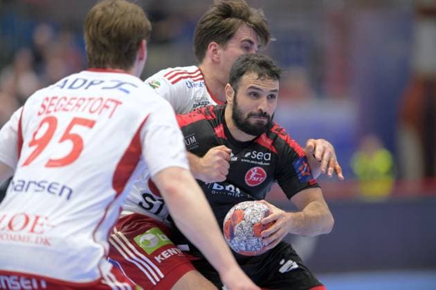Mohamed Amine Darmoul MT Melsungen 71 on the ball , Pelle Segertoft Fredericia HK 95 , Kristian Huebert Larsen Fredericia HK 5 back , GER, MT Melsungen Fredericia HK DEN , Handball, EHF European League Maenner, Play Offs, Season 2025 2026, 07 04 2026, GER, MT Melsungen Fredericia HK, Handball, EHF Maenner, Play Off, Season 2025 2026, 07 04 2026 Kassel Copyright: xEibner-Pressefotox xRolandxSippelx EP_RSL
