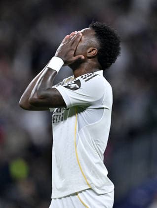 Real Madrid v Bayern Munich - UEFA Champions League MADRID, SPAIN - APRIL 07: Real Madrid s Vinicius Junior reacts after a missed scoring chance during the UEFA Champions League first leg quarter-final match between Real Madrid and Bayern Munich at Bernabeu Stadium in Madrid, Spain on April 07, 2026. Burak Akbulut Anadolu Madrid Spain. Editorial use only. Please get in touch for any other usage.  Copyright: x2026xAnadoluxBurakxAkbulutx