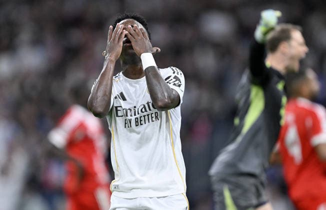 Real Madrid v Bayern Munich - UEFA Champions League MADRID, SPAIN - APRIL 07: Real Madrid s Vinicius Junior reacts after a missed scoring chance during the UEFA Champions League first leg quarter-final match between Real Madrid and Bayern Munich at Bernabeu Stadium in Madrid, Spain on April 07, 2026. Burak Akbulut Anadolu Madrid Spain. Editorial use only. Please get in touch for any other usage.  Copyright: x2026xAnadoluxBurakxAkbulutx