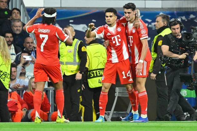 Madrid, Estadio Santiago Bernabeu, 07 04 26, GER, Men, UEFA Champions League, Quarter-final, Season 2025 2026, Real Madrid FC Bayern Muenchen Picture LUIS DIAZ Muenchen cheers after his goal to 0 1 UEFA regulations prohibit any use of photographs as image sequences and or quasi video Spain