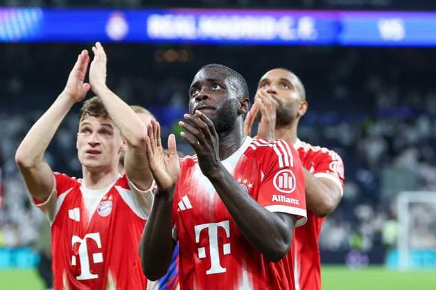 Final celebration with the fans of Joshua Kimmich 6 FC Bayern Muenchen , Dayot Upamecano 2 FC Bayern Muenchen and Jonathan Tah 4 FC Bayern Muenchen , Real Madrid vs FC Bayern Muenchen, Football, Men, UEFA Champions League, Season 2025 2026, Quarterfinal First Leg Quarter Finals 1st Leg , 07 04 2026 Madrid Madrid Spain Copyright: xkolbert-press MartinxAgüerax