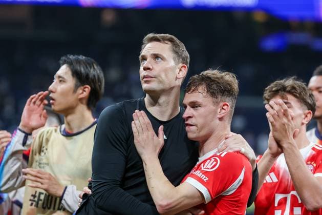 Manuel Neuer 1 FC Bayern Muenchen and Joshua Kimmich 6 FC Bayern Muenchen celebrating with the fans, emotion, Real Madrid vs FC Bayern Muenchen, football, men, UEFA Champions League, 2025 2026 season, quarter-final first leg Quarter Finals 1st Leg , 07 04 2026 Madrid Madrid Spain Copyright: xkolbert-press MartinxAgüerax