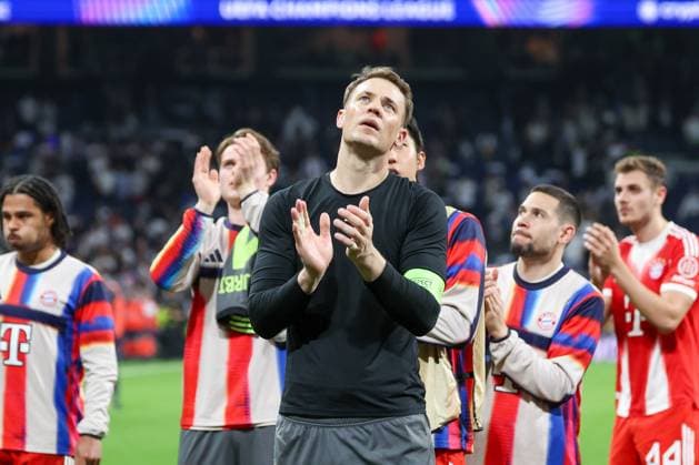 Manuel Neuer 1 FC Bayern Muenchen celebrates the away win with the fans, Real Madrid vs FC Bayern Muenchen, Football, Men, UEFA Champions League, Season 2025 2026, Quarter Final First Leg Quarter Finals 1st Leg , 07 04 2026 Madrid Madrid Spain Copyright: xkolbert-press MartinxAgüerax
