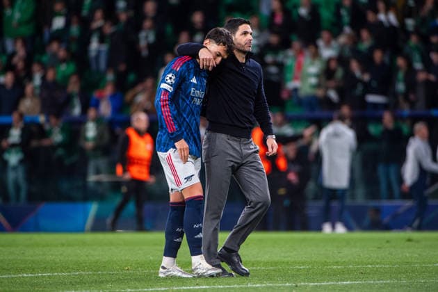 April 7, 2026, Lisbon, Lisbon, Portugal: LISBON, PORTUGAL - APRIL 07: MIKEL ARTETA head coach of Arsenal is seen with MARTIN ZUBIMENDI of Arsenal thanking the fans support during the the UEFA Champions League 2025 26 Quarter-Final First Leg match between Sporting Clube de Portugal and Arsenal FC at Estadio Jose Alvalade on April 07, 2026 in Lisbon, Portugal. Lisbon Portugal - ZUMAl192 20260407_zsp_l192_089 Copyright: xMiguelxLemosx