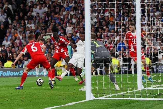 Vinicius Paixao de Oliveira Junior Vini Jr 7 Real Madrid with a chance, in duel with Dayot Upamecano 2 FC Bayern Muenchen and Joshua Kimmich 6 FC Bayern Muenchen as well as Manuel Neuer 1 FC Bayern Muenchen , Real Madrid vs FC Bayern Muenchen, Football, Men, UEFA Champions League, Season 2025 2026, Quarter Final First Leg Quarter Finals 1st Leg , 07 04 2026 Madrid Madrid Spain Copyright: xkolbert-press MartinxAgüerax