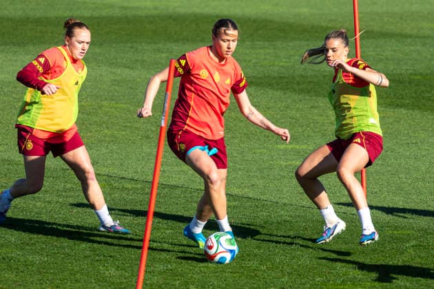 Report 07 04 2026 Training kick-off of the German womens national soccer team on the occasion of the World Cup qualifiers against Austria with a public training session in the Adi Dassler Stadium at adidas in Herzogenaurach Training on the ball Herzogenaurach Bavaria Germany