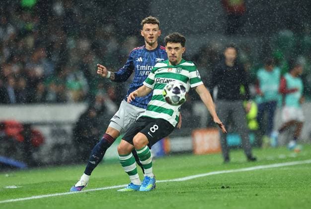 Ben White of Arsenal and Pedro Goncalves of Sporting Sporting v Arsenal, UEFA Champions League, Quarter Final, First Leg, Football, Estadio Jose Alvalade, Lisbon, Portugal - 07 Apr 2026Lisbon Estádio José Alvalade Portugal EDITORIAL USE ONLY No use with unauthorised audio, video, data, fixture lists, club league logos or live services. Online in-match use limited to 120 images, no video emulation. No use in betting, games or single club league player publications.  Copyright: xMichaelxZemanek Shutterstockx 16811860bp