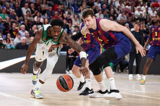 April 7, 2026, Barcelona, Barcelona, Spain: Nigel Hayes-Davis of Panathinaikos Aktor Athens and Jan Vesely of FC Barcelona, Barca in action during the EuroLeague Regular Season Round 36 match played between FC Barcelona and Panathinaikos Aktor Athens at Palau Blaugrana on April 07, 2026 in Barcelona, Spain. Barcelona Spain - ZUMAa181 20260407_zaa_a181_361 Copyright: xJavierxBorregox