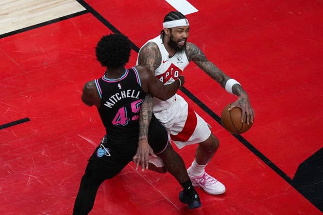 Miami Heat vs Toronto Raptors - NBA, Basketball Herren, USA TORONTO, CANADA - APRIL 7 : Brandon Ingram (3) of Toronto Raptors in action against Davion Mitchell (45) of Miami Heat during the NBA basketball game between Miami Heat and Toronto Raptors at the Scotiabank Arena on April 7, 2026 in Toronto, Ontario, Canada. Mert Alper Dervis Anadolu Toronto Canada. Editorial use only. Please get in touch for any other usage.  Copyright: x2026xAnadoluxMertxAlperxDervisx