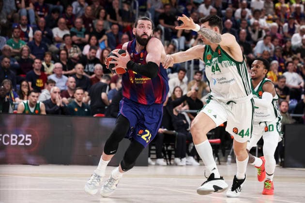 April 7, 2026, Barcelona, Barcelona, Spain: Tornike Shengelia of FC Barcelona, Barca and Konstantinos Mitoglou of Panathinaikos Aktor Athens in action during the EuroLeague Regular Season Round 36 match played between FC Barcelona and Panathinaikos Aktor Athens at Palau Blaugrana on April 07, 2026 in Barcelona, Spain. Barcelona Spain - ZUMAa181 20260407_zaa_a181_461 Copyright: xJavierxBorregox