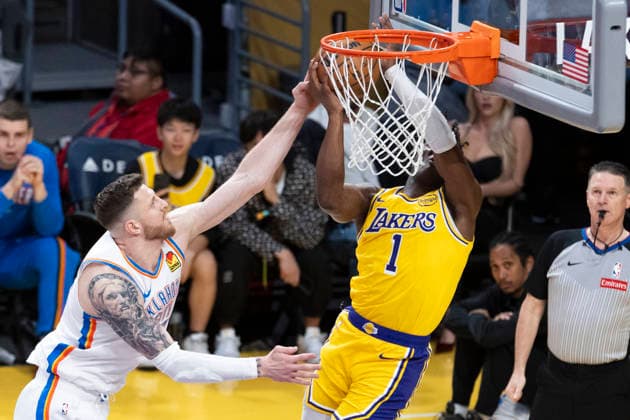 April 7, 2026, Los Angeles, California, USA: Los Angeles LakersÃ¢â‚¬â ¢ Adou Thiero (1) goes to the basket under pressure from Oklahoma City ThunderÃ¢â‚¬â ¢s Isaiah Hartenstein (55) during an NBA, Basketball Herren, USA basketball game at Crypto.com Arena on Tuesday, April 7, 2026 in Los Angeles. Los Angeles USA - ZUMAc68_ 20260407_zaf_c68_004 Copyright: xRingoxChiux