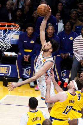 April 7, 2026, Los Angeles, California, USA: Oklahoma City ThunderÃ¢â‚¬â ¢s Chet Holmgren (7) dunks against the Los Angeles Lakers during an NBA, Basketball Herren, USA basketball game at Crypto.com Arena on Tuesday, April 7, 2026 in Los Angeles. Los Angeles USA - ZUMAc68_ 20260407_zaf_c68_013 Copyright: xRingoxChiux
