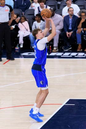 April 7, 2026, Inglewood, California, USA: Cooper Flagg 32 of the Dallas Mavericks at the free throw line during their regular season NBA, Basketball Herren, USA game against the Los Angeles Clippers on Tuesday April 7, 2026 at Intuit Dome in Inglewood, California. ARIANA RUIZ PI Inglewood USA - ZUMAp124 20260407_zaa_p124_026 Copyright: xArianaxRuizx