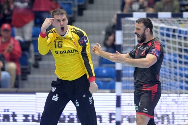 Cheers for Nebojsa Simic goalkeeper MT Melsungen 16 and Mohamed Amine Darmoul MT Melsungen 71 R , GER, MT Melsungen Fredericia HK DEN , Handball, EHF European League Men, Play Offs, Season 2025 2026, 07 04 2026, GER, MT Melsungen Fredericia HK, Handball, EHF Men, Play Off, Season 2025 2026, 07 04 2026 Kassel Copyright: xEibner-Pressefotox xRolandxSippelx EP_RSL