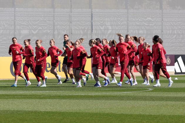 08 04 2026, xgrfx, Football DFB media dates, German womens national team training v l The German national team trains on the Adidas Homeground in Herzogenaurach German womens national team DFL DFB REGULATIONS PROHIBIT ANY USE OF PHOTOGRAPHS as IMAGE SEQUENCES and or QUASI VIDEO Herzogenaurach