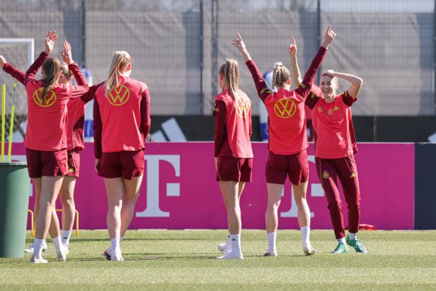08 04 2026, xgrfx, Football DFB Media Dates, German Womens National Team Training v l Giulia Gwinn, Laura Freigang German Womens National Team DFL DFB REGULATIONS PROHIBIT ANY USE OF PHOTOGRAPHS as IMAGE SEQUENCES and or QUASI VIDEO Herzogenaurach