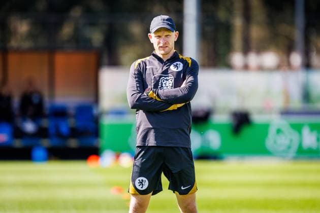 ZEIST , 08-04-2026 , KNVB Campus , Season 2025 2026 , Dutch UEFA qualification (women) football , training session dutch national team, Nationalteam women , picture shows Head Coach Arjan Veurink Training Oranje Women 8-4-2026  x202912619x Copyright: