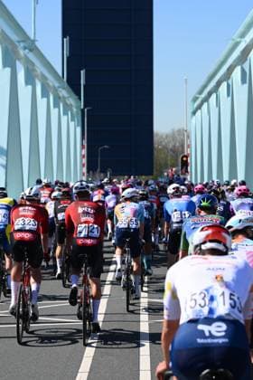 Scheldeprijs 2026 Cycling Race SCHOTEN, BELGIUM - APRIL 08 :Illustration picture of the peloton during the 114th edition of Scheldeprijs an UCI ProSeries 1.Pro one day cycling road race for Men Elite of 205 km with start in Terneuzen and finish in Schoten on April 8, 2026 in Schoten, Belgium, 08 04 2026 ( Motordriver Kenny Verfaillie - Schoten Belgium  Copyright: xVincentxKalutx