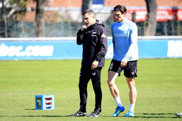 DEU, DFL, 2 FBL Hertha BSC, Training, 08 04 2026, Sportforum, Berlin, DEU, DFL, 2 FBL Hertha BSC, Training, im Bild Cheftrainer Stefan Leitl Hertha BSC Berlin , Fabian Reese Hertha BSC Berlin 11 DFL regulations prohibit any use of Photographs as image sequences and or quasi video nordphotoxGmbHx xEngler nph00076