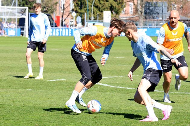 DEU, DFL, 2 FBL Hertha BSC, Training, 08 04 2026, Sportforum, Berlin, DEU, DFL, 2 FBL Hertha BSC, Training, im Bild Kennet Eichhorn Hertha BSC Berlin 23 , Marten Winkler Hertha BSC Berlin 22 , Toni Leistner Hertha BSC Berlin 37 DFL regulations prohibit any use of Photographs as image sequences and or quasi video nordphotoxGmbHx xEngler nph00076