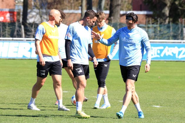 DEU, DFL, 2 FBL Hertha BSC, Training, 08 04 2026, Sportforum, Berlin, DEU, DFL, 2 FBL Hertha BSC, Training, im Bild Hertha Spielerkreis, Fabian Reese Hertha BSC Berlin 11 , Toni Leistner Hertha BSC Berlin 37 , Paul Seguin Hertha BSC Berlin 30 , Kennet Eichhorn Hertha BSC Berlin 23 DFL regulations prohibit any use of Photographs as image sequences and or quasi video nordphotoxGmbHx xEngler nph00076
