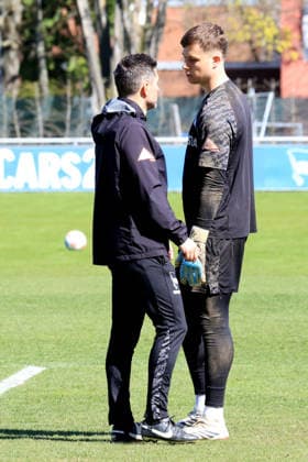 DEU, DFL, 2 FBL Hertha BSC, Training, 08 04 2026, Sportforum, Berlin, DEU, DFL, 2 FBL Hertha BSC, Training, im Bild Cheftrainer Stefan Leitl Hertha BSC Berlin , Tjark Ernst Hertha BSC Berlin 1 DFL regulations prohibit any use of Photographs as image sequences and or quasi video nordphotoxGmbHx xEngler nph00076