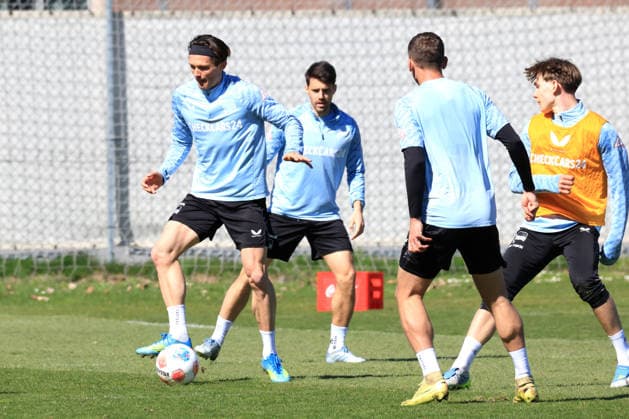 DEU, DFL, 2 FBL Hertha BSC, Training, 08 04 2026, Sportforum, Berlin, DEU, DFL, 2 FBL Hertha BSC, Training, im Bild Fabian Reese Hertha BSC Berlin 11 , Josip Brekalo Hertha BSC Berlin 7 DFL regulations prohibit any use of Photographs as image sequences and or quasi video nordphotoxGmbHx xEngler nph00076