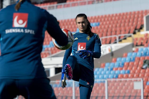 260408 Goalkeeper Zecira Musovic of Sweden at a training session on April 8, 2026 in Göteborg Photo Daniel Stiller BILDBYRAN code DS DS0569 fotboll football soccer fotball träning practice training sverige sweden dam bbeng sverige sweden  Copyright: DANIELxSTILLER BB260408DS006