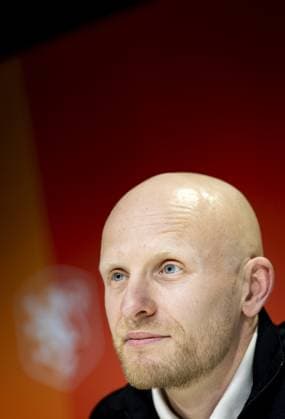 ZEIST - National coach Arjan Veurink during a press conference, PK, Pressekonferenz in preparation for the World Cup qualifiers against France. KOEN VAN WEEL ANP xVIxANPxSportx xxANPxIVx 555279858 originalFilename: 555279858.jpg