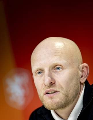 ZEIST - National coach Arjan Veurink during a press conference, PK, Pressekonferenz in preparation for the World Cup qualifiers against France. KOEN VAN WEEL ANP xVIxANPxSportx xxANPxIVx 555279868 originalFilename: 555279868.jpg