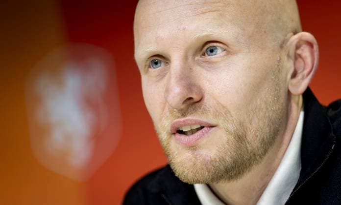 ZEIST - National coach Arjan Veurink during a press conference, PK, Pressekonferenz in preparation for the World Cup qualifiers against France. KOEN VAN WEEL ANP xVIxANPxSportx xxANPxIVx 555280073 originalFilename: 555280073.jpg
