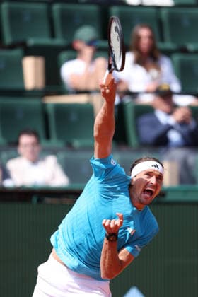 Rolex Monte-Carlo Masters - Day Four Alexander Zverev of Germany serves during his Round of 32 match against Cristian Garin of Chile day Four of the Rolex Monte-Carlo Masters at Monte-Carlo Country Club on April 8, 2025 in Monte-Carlo, Monaco. Monaco Monte-Carlo Country Club Monte_Carlo Monaco Copyright: xAllstarxPicturexLibraryxLtdx