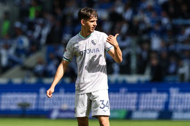 Cajetan Lenz (VfL Bochum,34) - 2. Fußball Bundesliga Saison 2025-2026 Punktspiel 1. FC Magdeburg vs. VfL Bochum in der Avnet Arena in Magdeburg - Einzelbild,Aktion,Fußball,Mann,Männer,Deutschland,04.04.2026 *** Cajetan Lenz VfL Bochum,34 2 Soccer Bundesliga season 2025 2026 point match 1 FC Magdeburg vs VfL Bochum in the Avnet Arena in Magdeburg single picture,action,soccer,man,men,Germany,04 04 2026