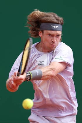 Rolex Monte-Carlo Masters - Day Four Andrey Rublev of Russia plays a backhand during his Round of 32 match against Zizou Bergs of Belgium on day Four of the Rolex Monte-Carlo Masters at Monte-Carlo Country Club on April 8, 2025 in Monte-Carlo, Monaco. Monaco Monte-Carlo Country Club Monte_Carlo Monaco Copyright: xAllstarxPicturexLibraryxLtdx
